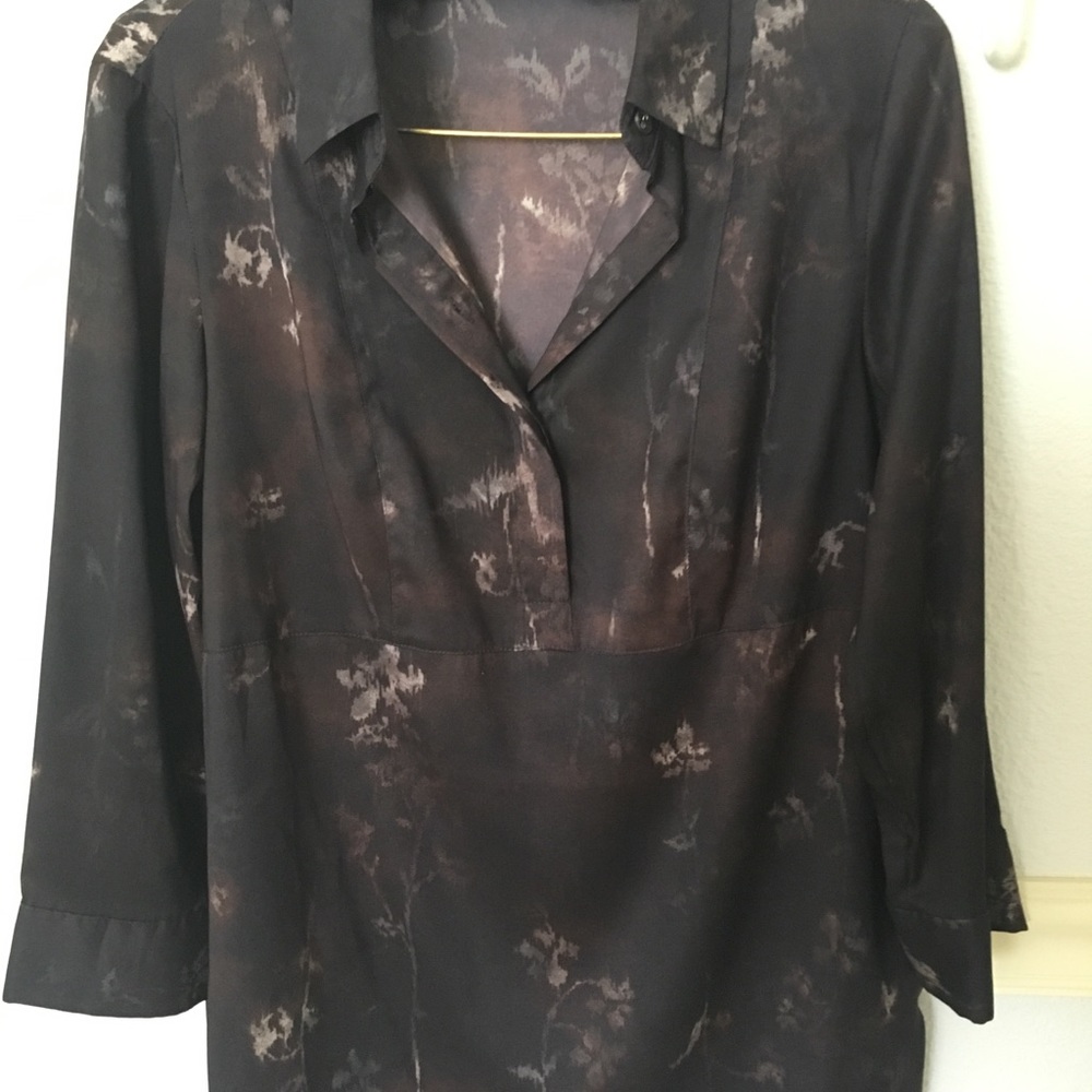 Blouse with flap detailing on back